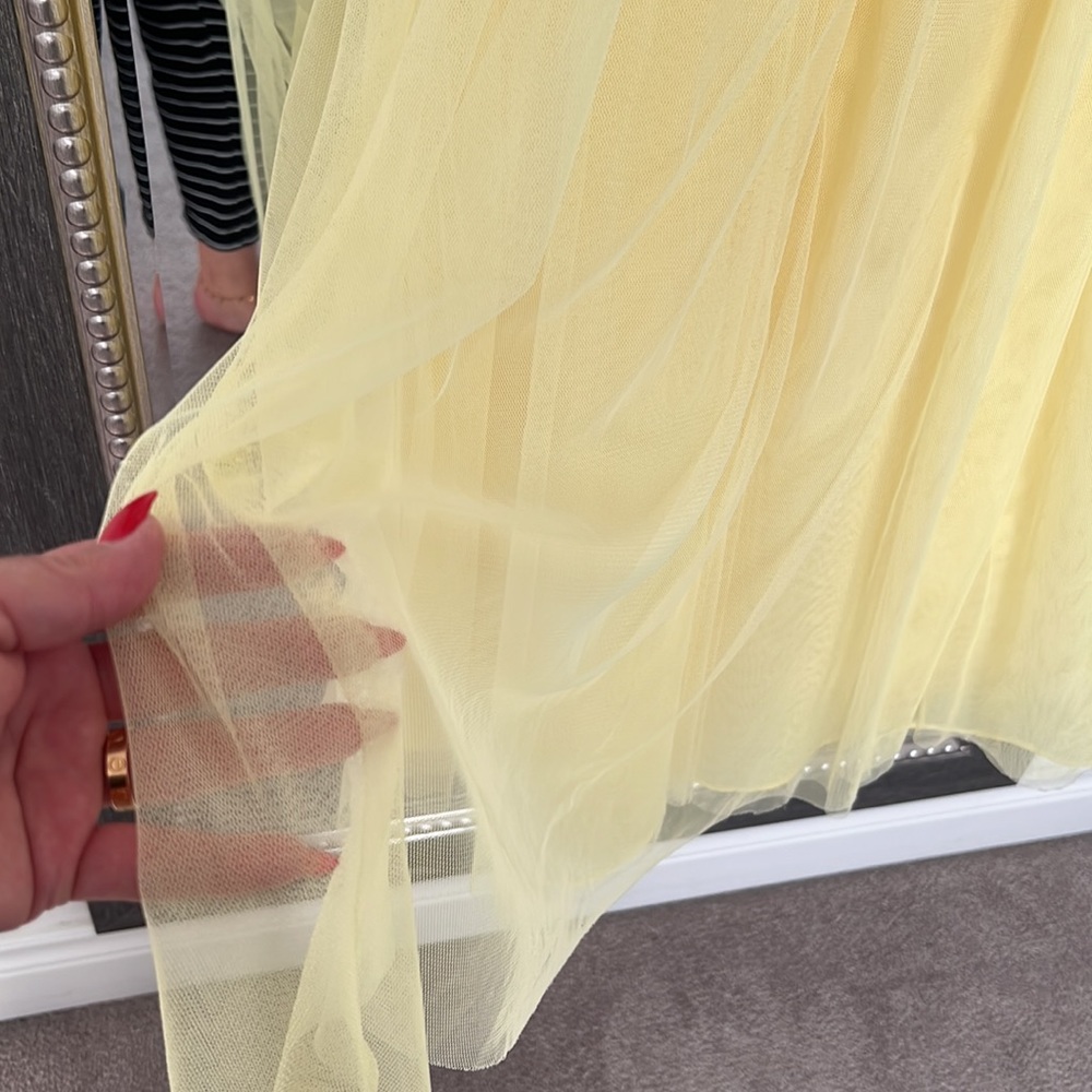 Girls yellow dress - Picture 3 of 7